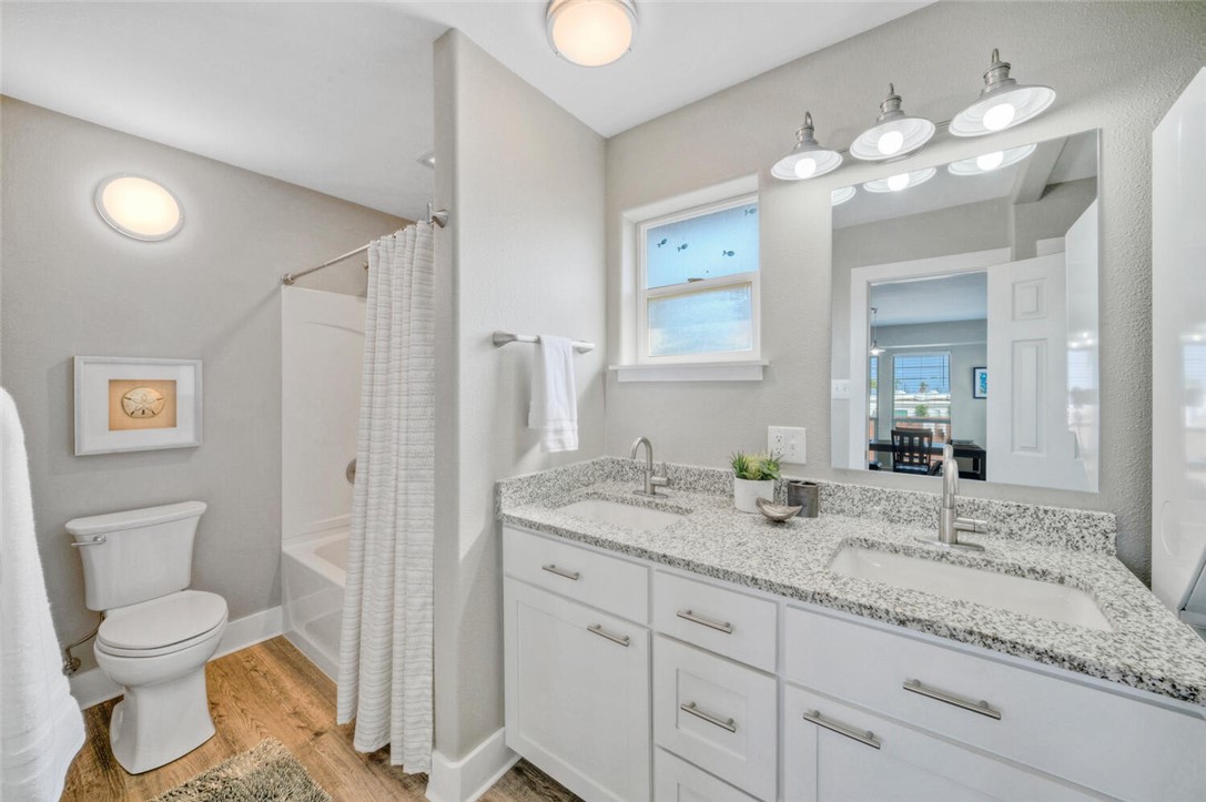 405 W Avenue C Property Photo 24