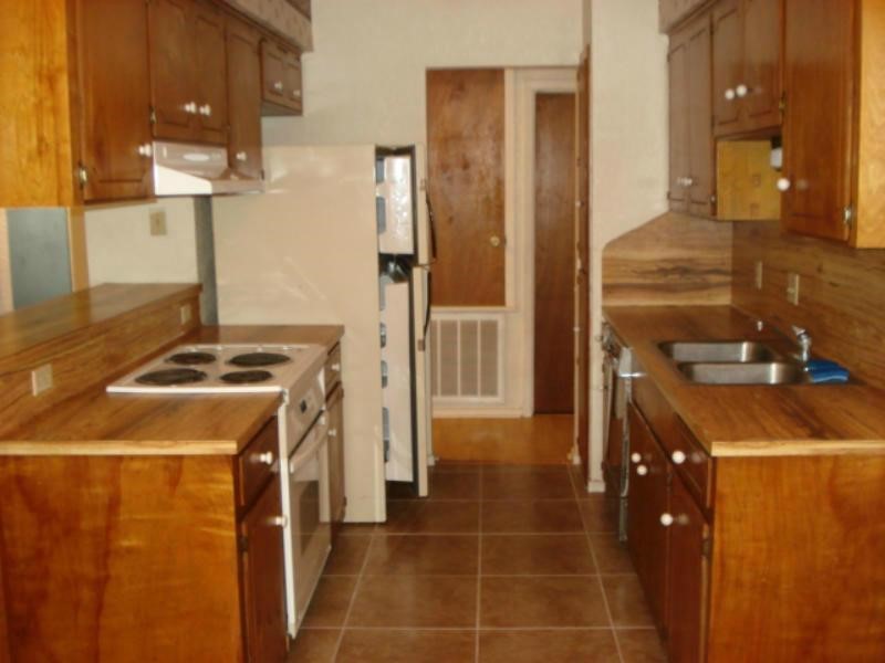 2222 Meadowgrove Dr Property Photo 4