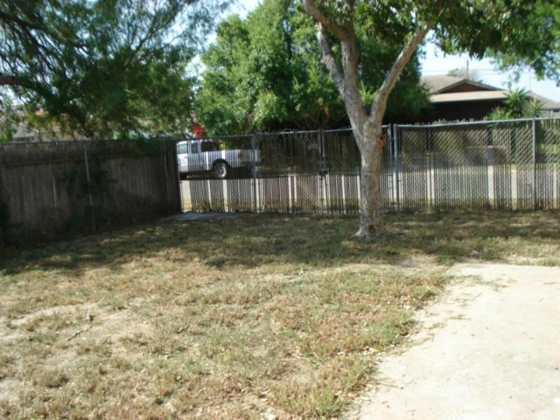 2222 Meadowgrove Dr Property Photo 10