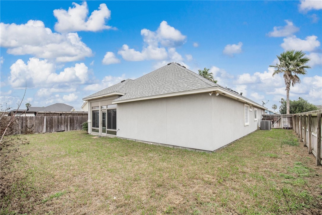 15325 Dasmarinas Dr Property Photo 27