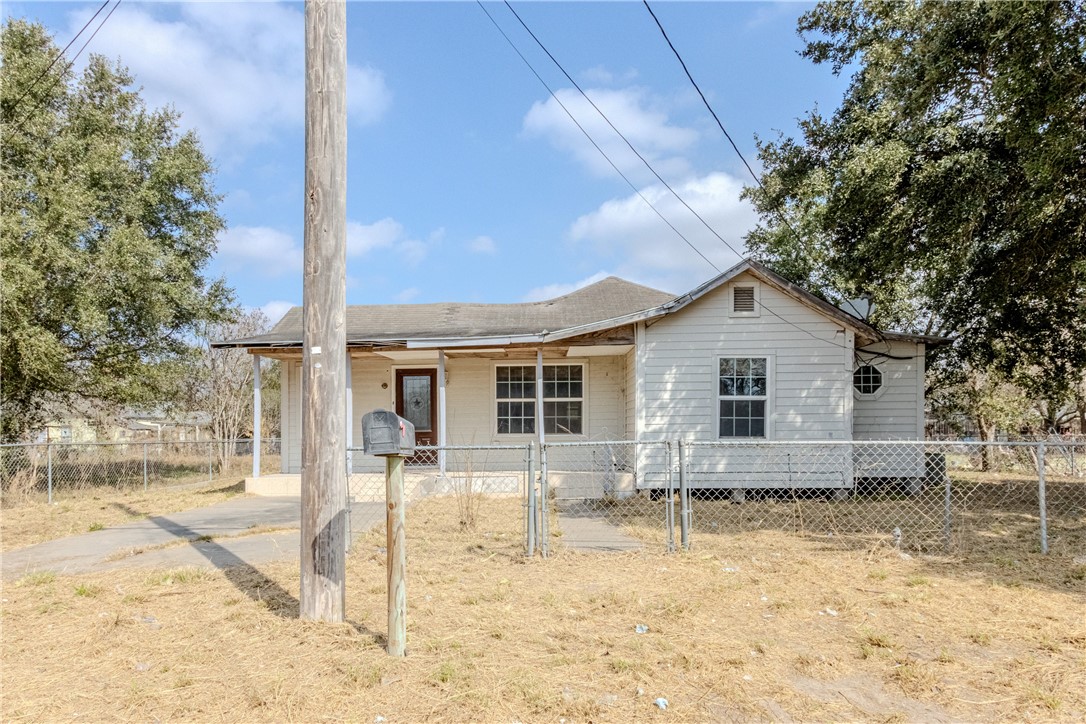 507 E Theodore St Property Photo 3