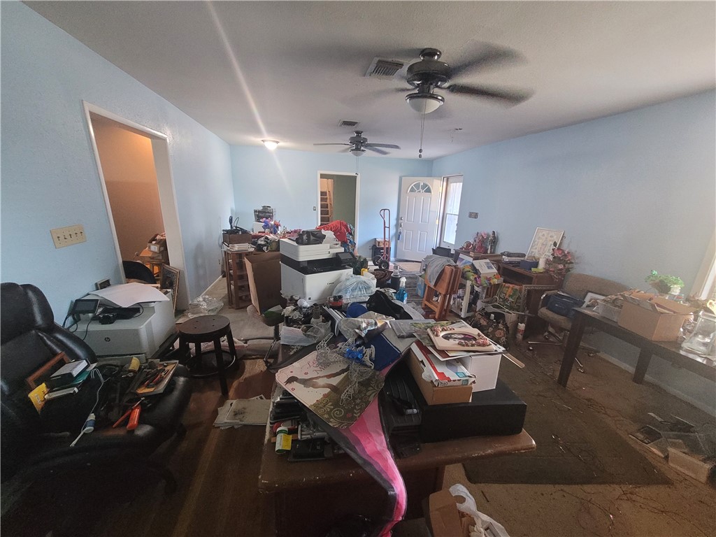 922 Oak Park Ave Property Photo 3