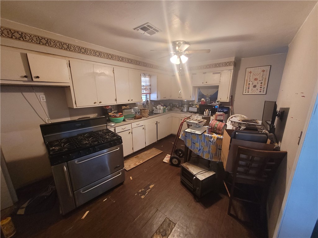922 Oak Park Ave Property Photo 4