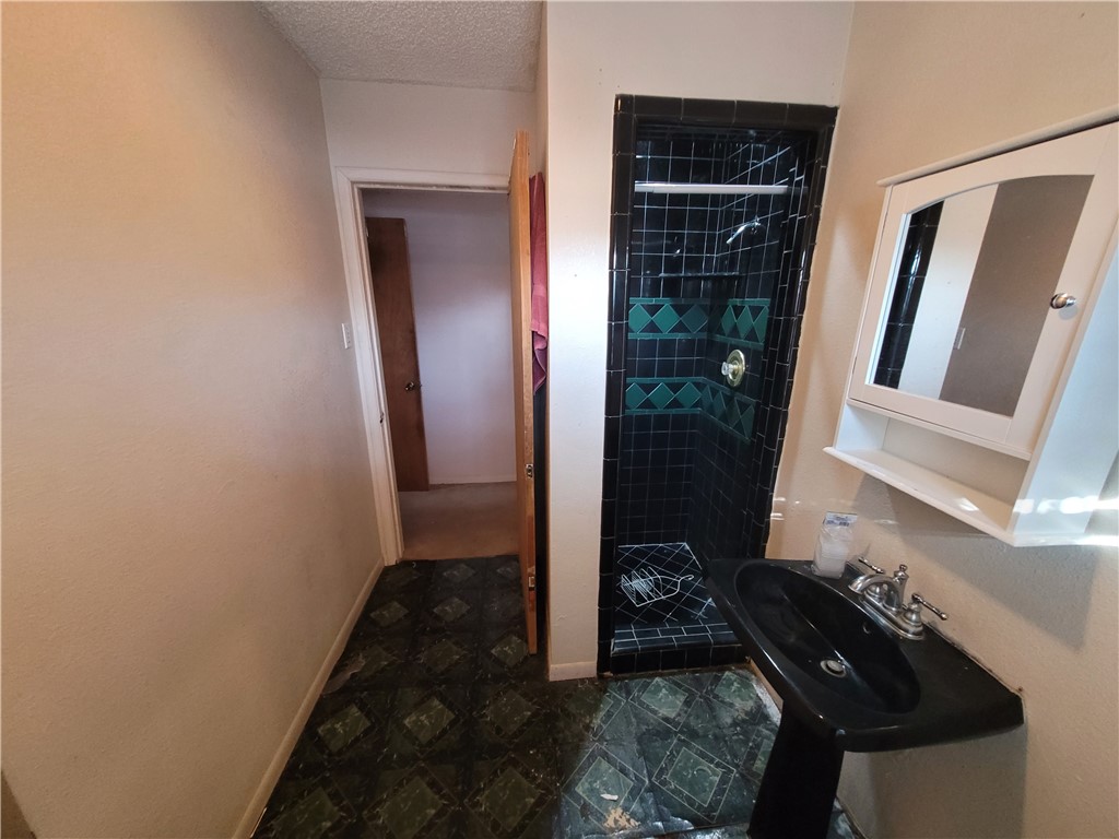 922 Oak Park Ave Property Photo 16