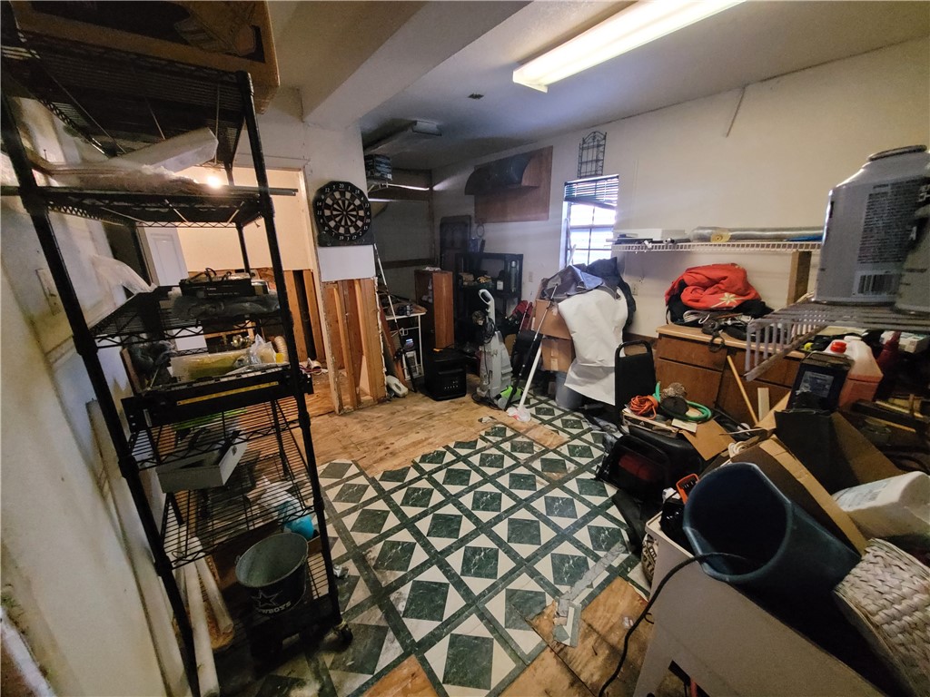 922 Oak Park Ave Property Photo 22
