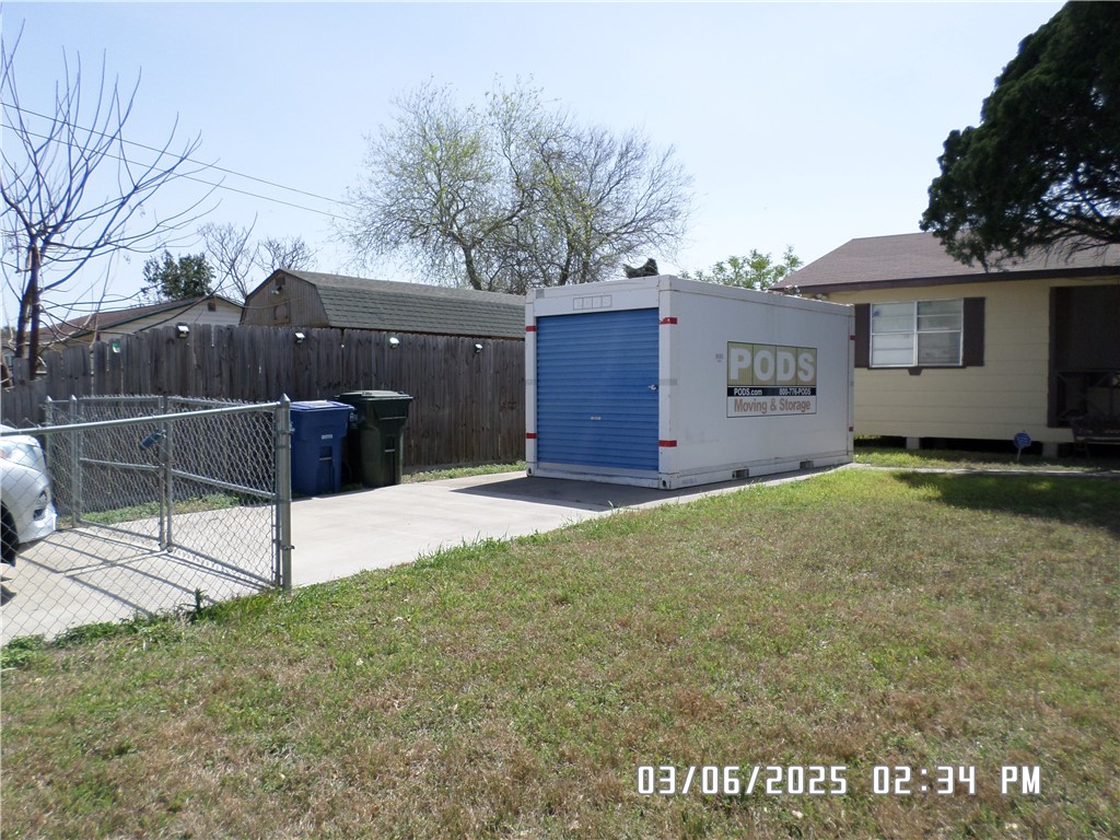 2517 Viola Ave Property Photo 3
