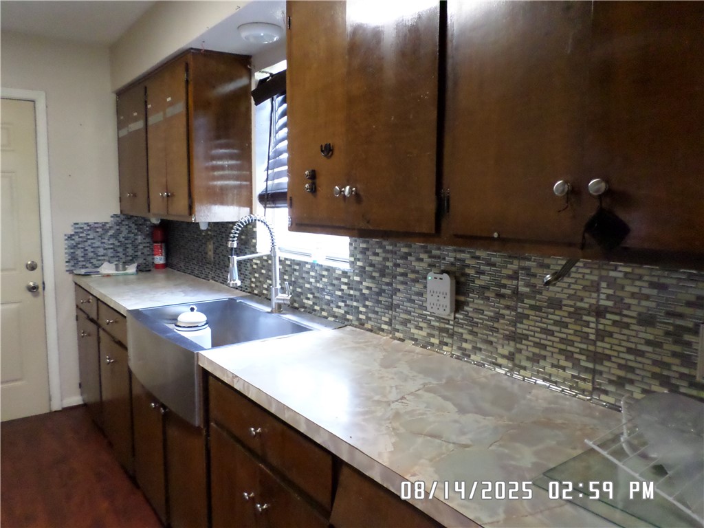 2517 Viola Ave Property Photo 3