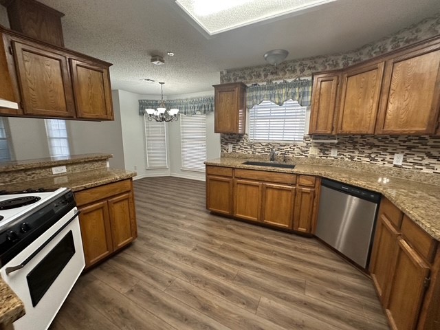 2411 Oak Brook Dr Property Photo 5
