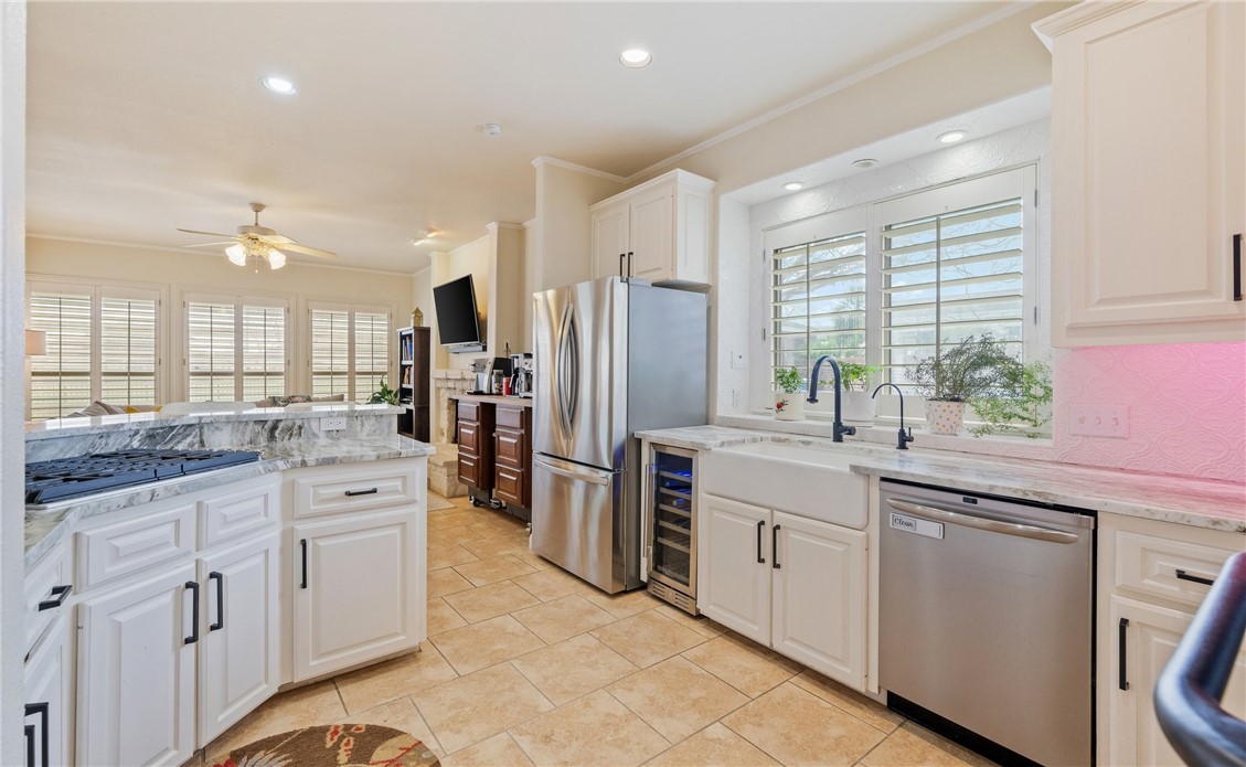 8162 Marseille Dr Property Photo 10