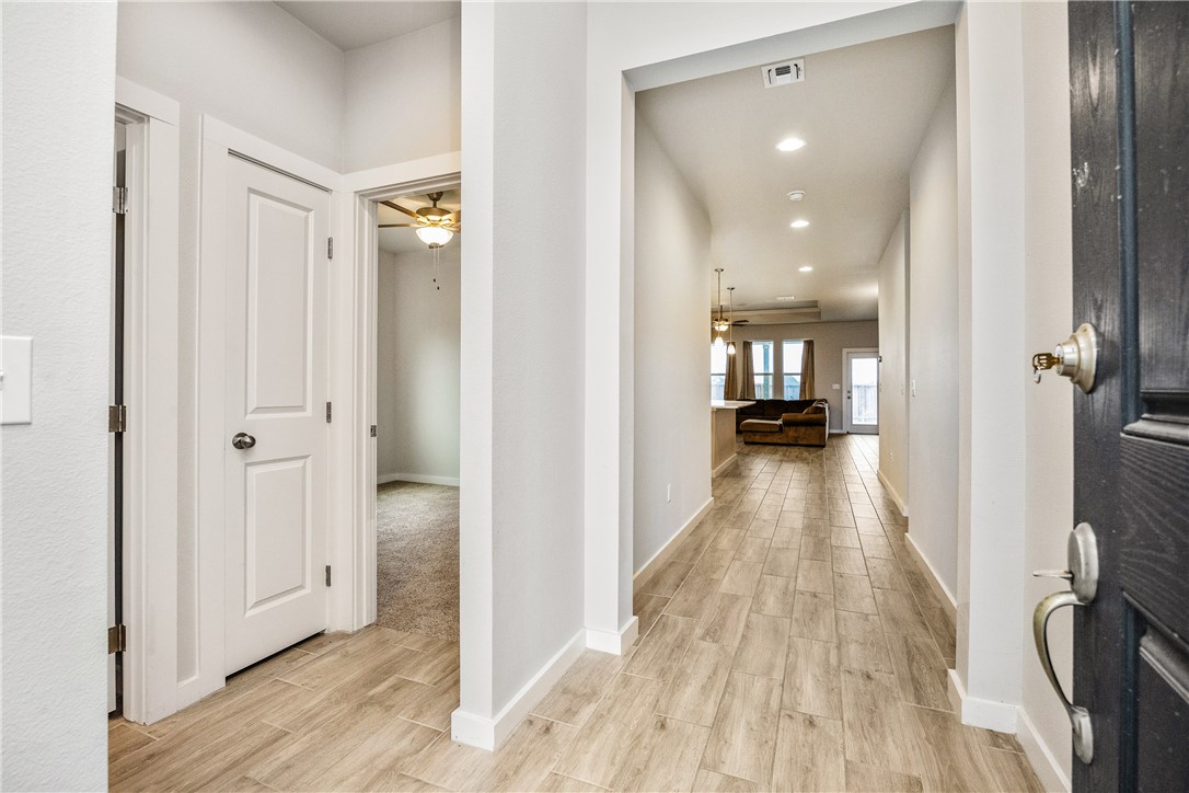 109 Highwood Dr Property Photo 3