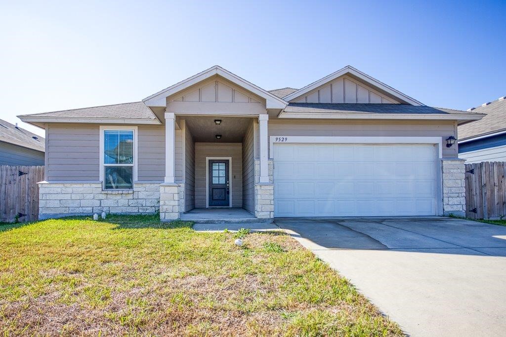 9529 Sedalia Property Photo 1