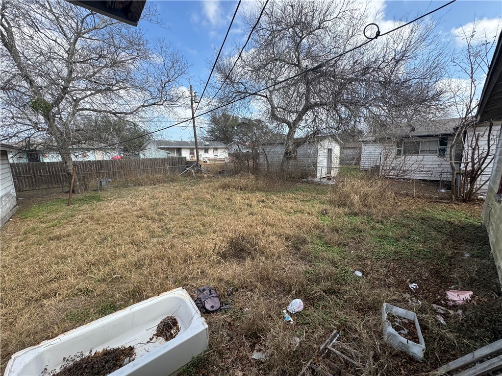 1638 Birch Pl Property Photo 6