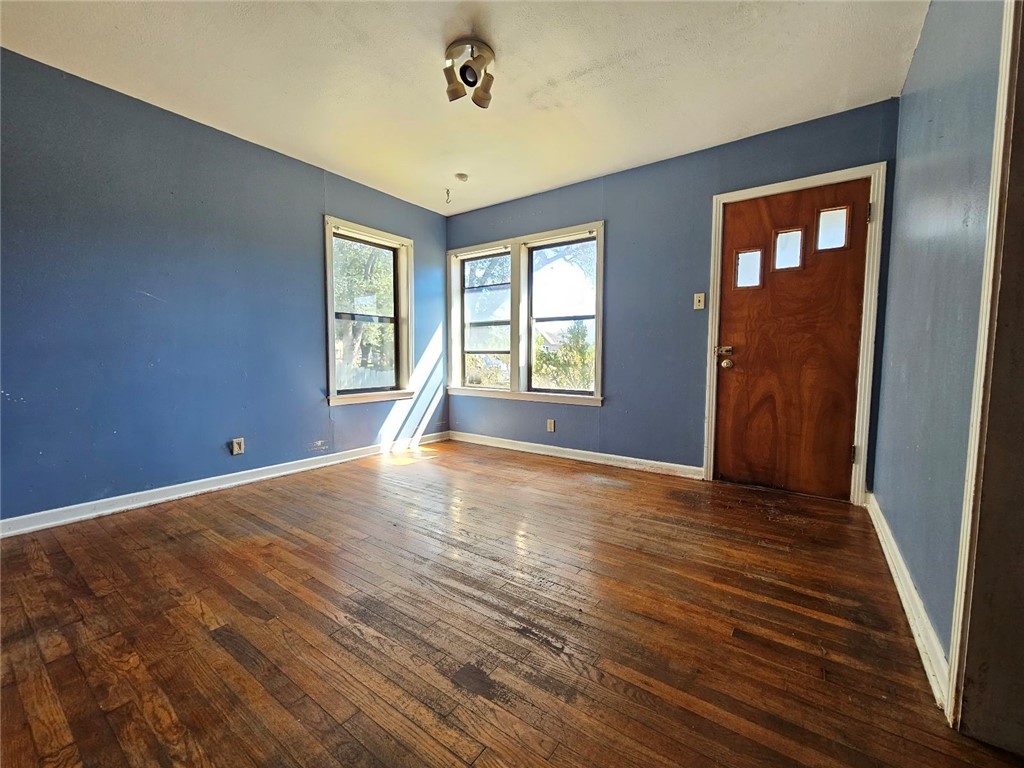 614 W Alice Ave Property Photo 7