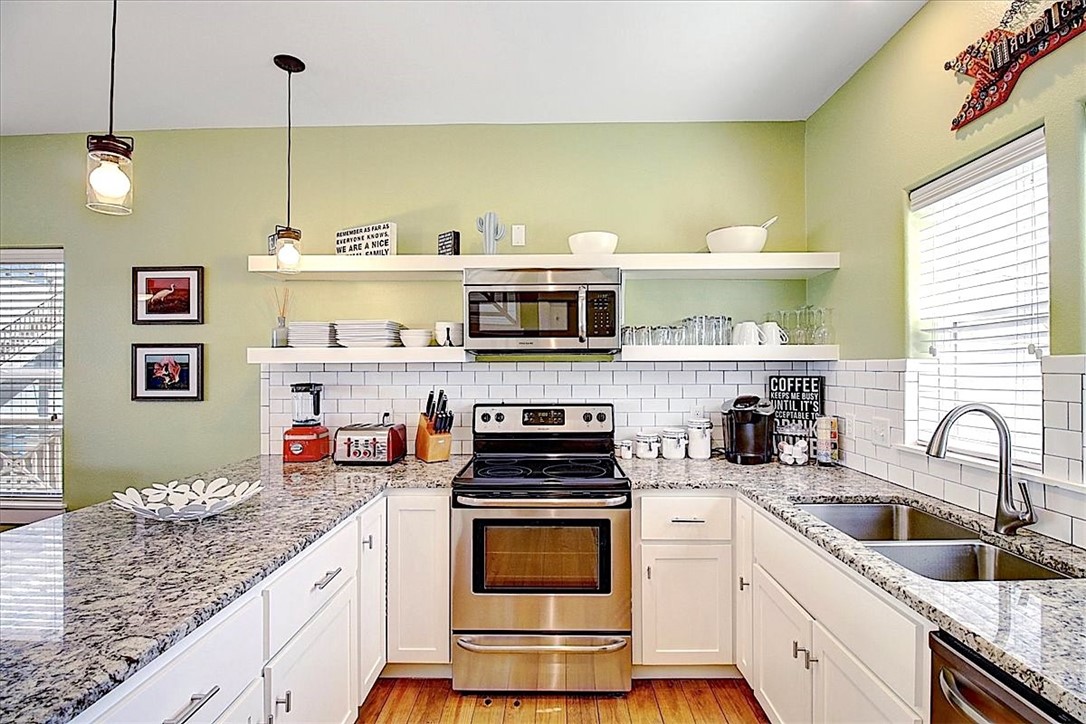 515 W Avenue C Property Photo 13