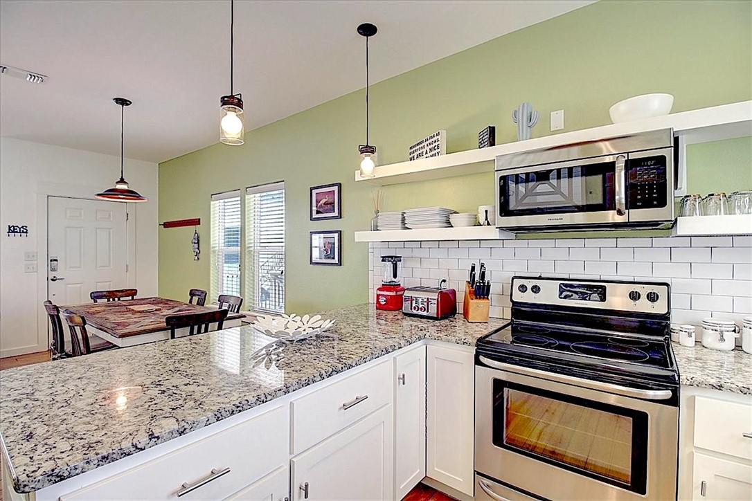 515 W Avenue C Property Photo 14