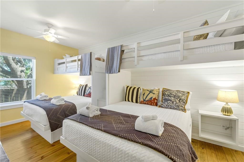 515 W Avenue C Property Photo 18