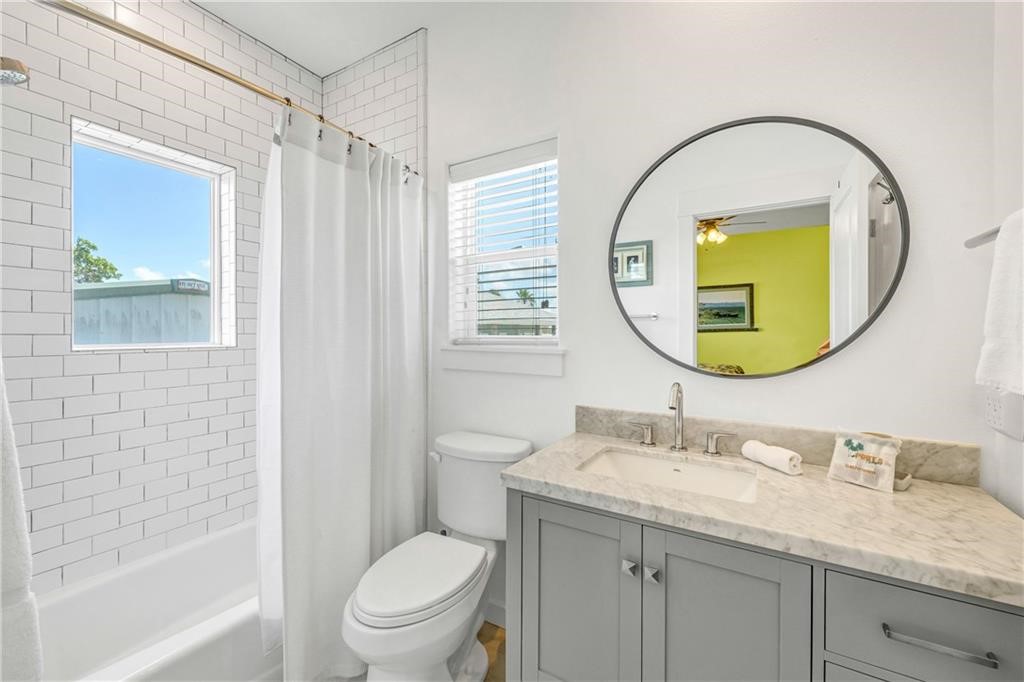 515 W Avenue C Property Photo 23