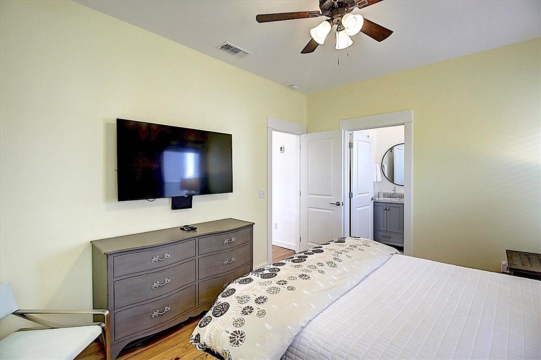 515 W Avenue C Property Photo 25