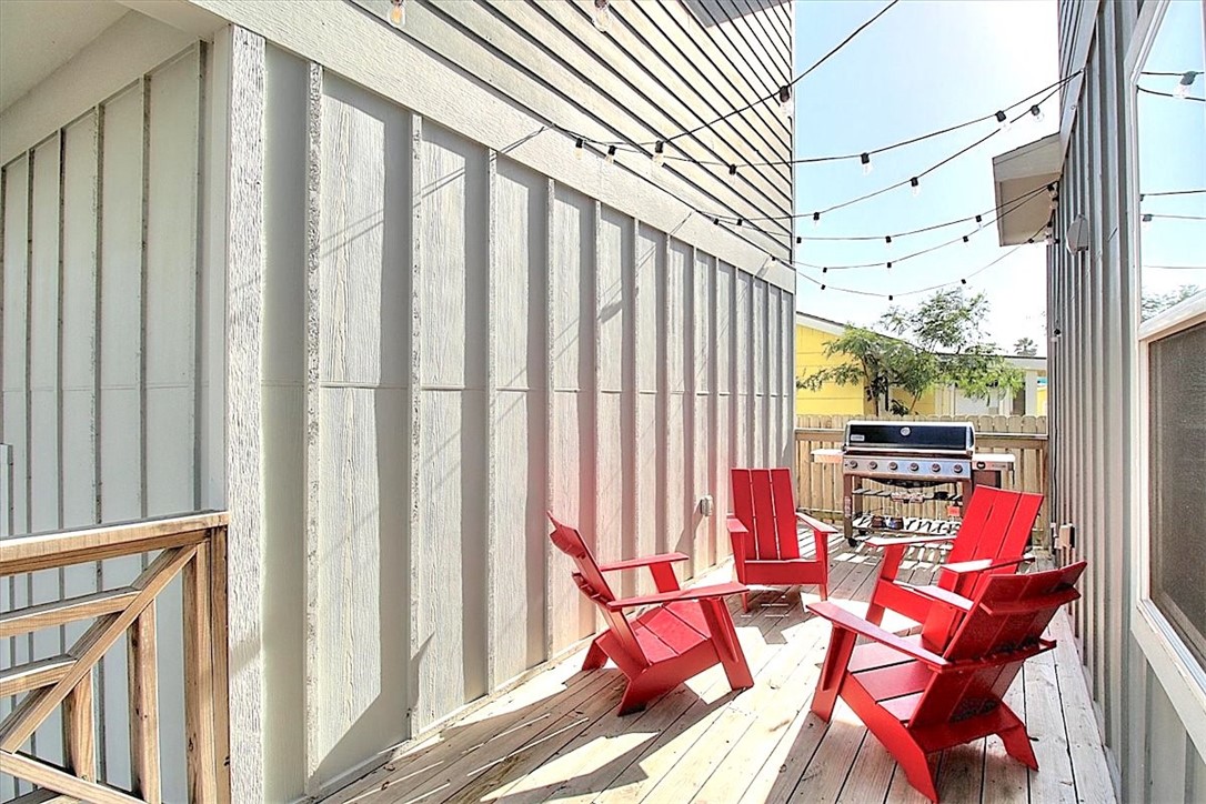 515 W Avenue C Property Photo 27