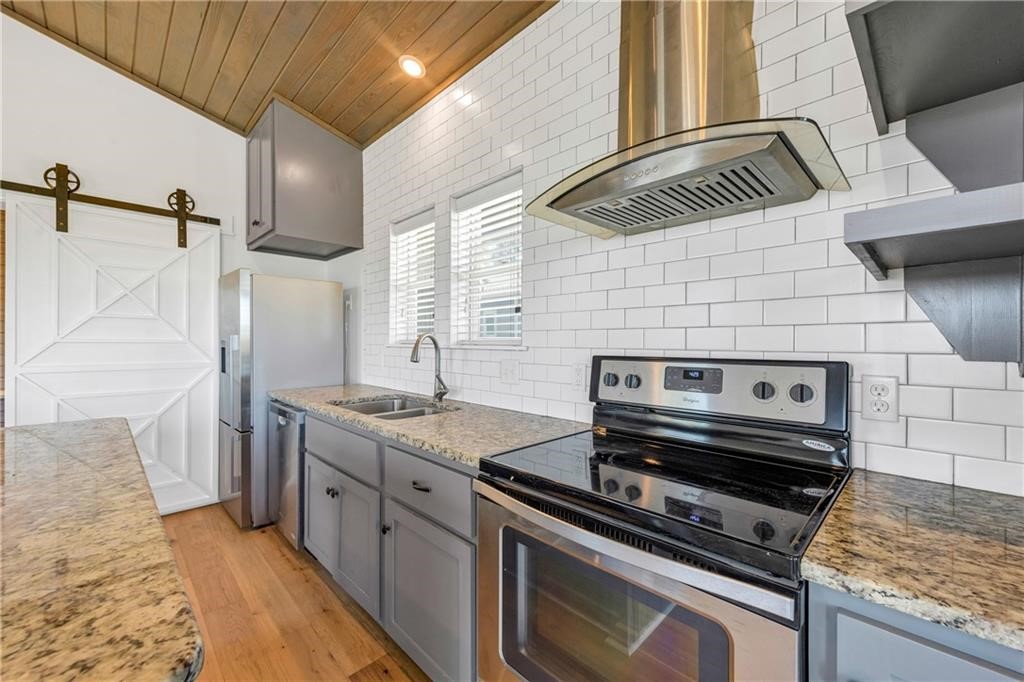 515 W Avenue C Property Photo 32