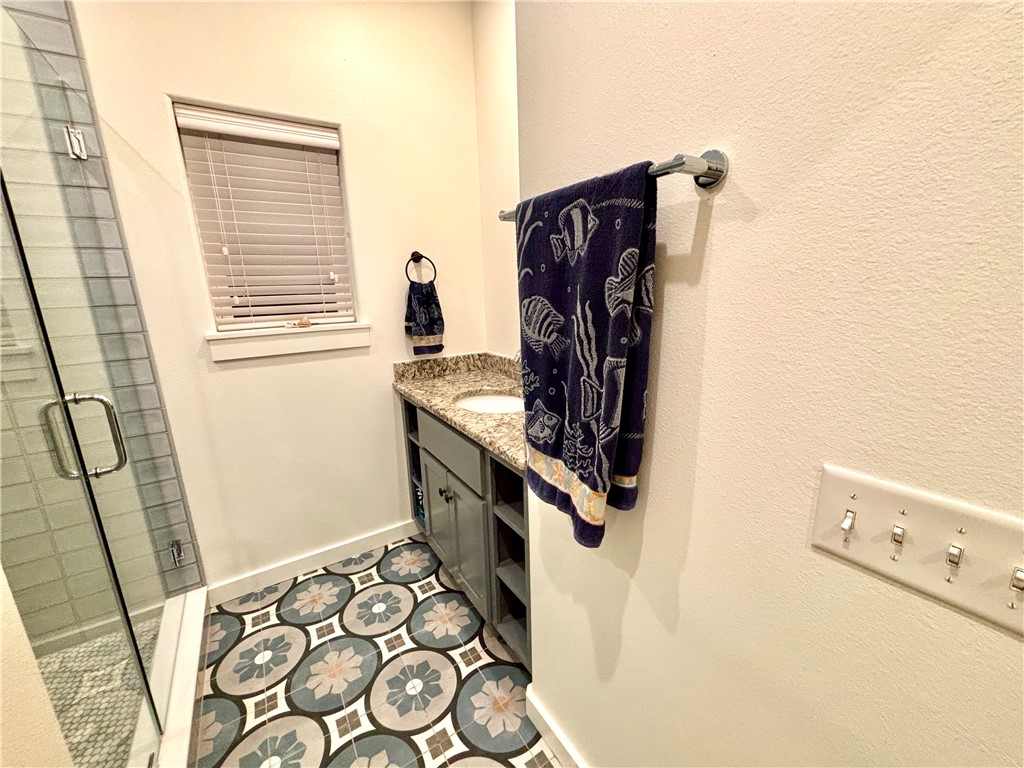 515 W Avenue C Property Photo 35