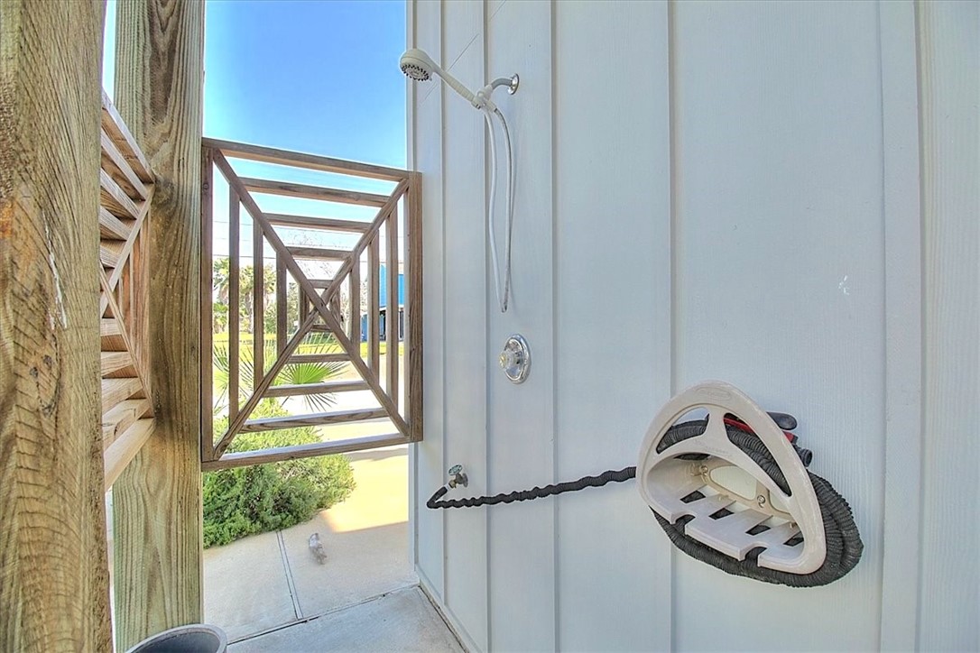 515 W Avenue C Property Photo 37