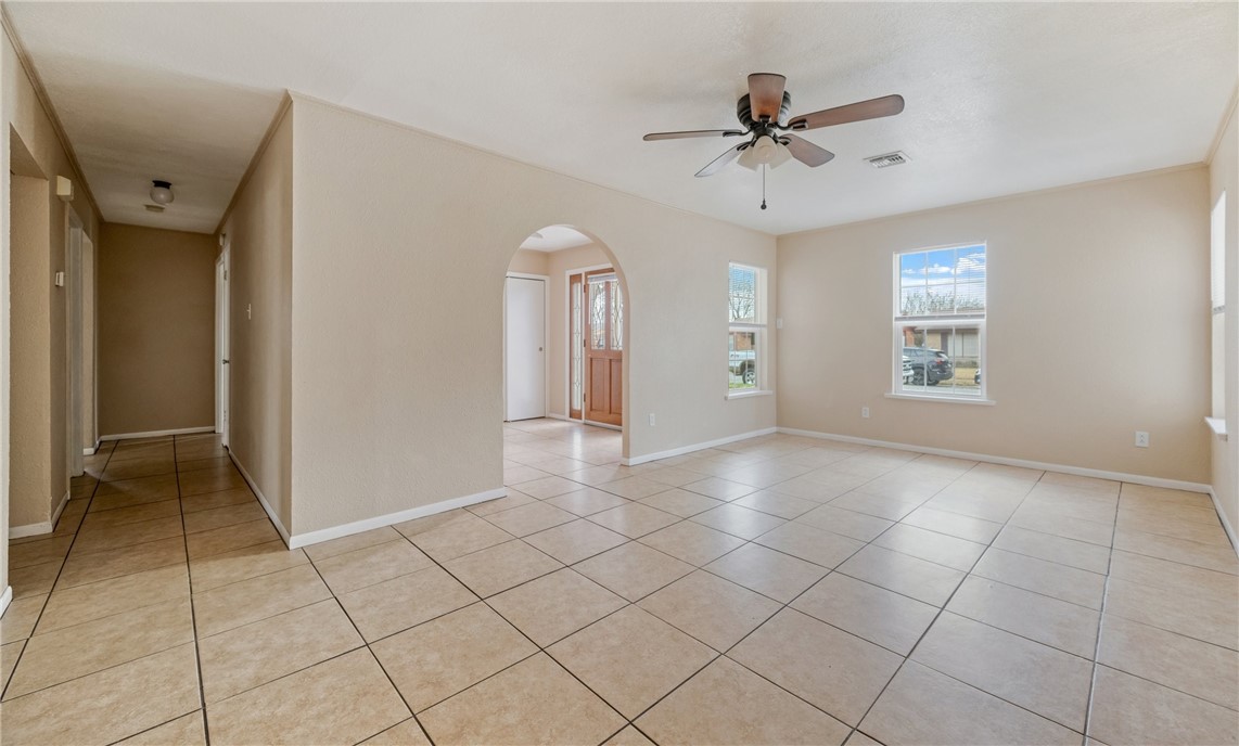 1806 Loritte Dr Property Photo 2