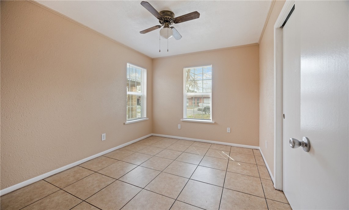 1806 Loritte Dr Property Photo 4