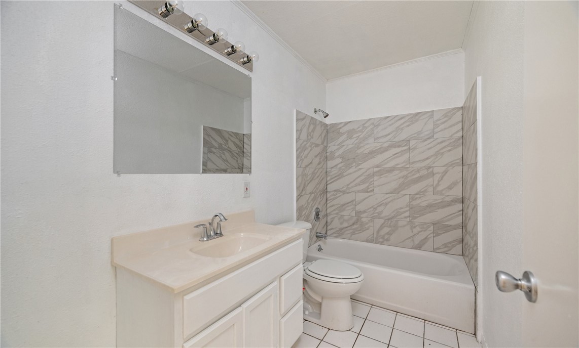 1806 Loritte Dr Property Photo 5