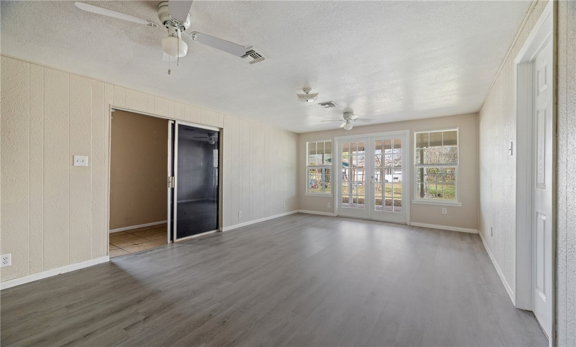 1806 Loritte Dr Property Photo 9