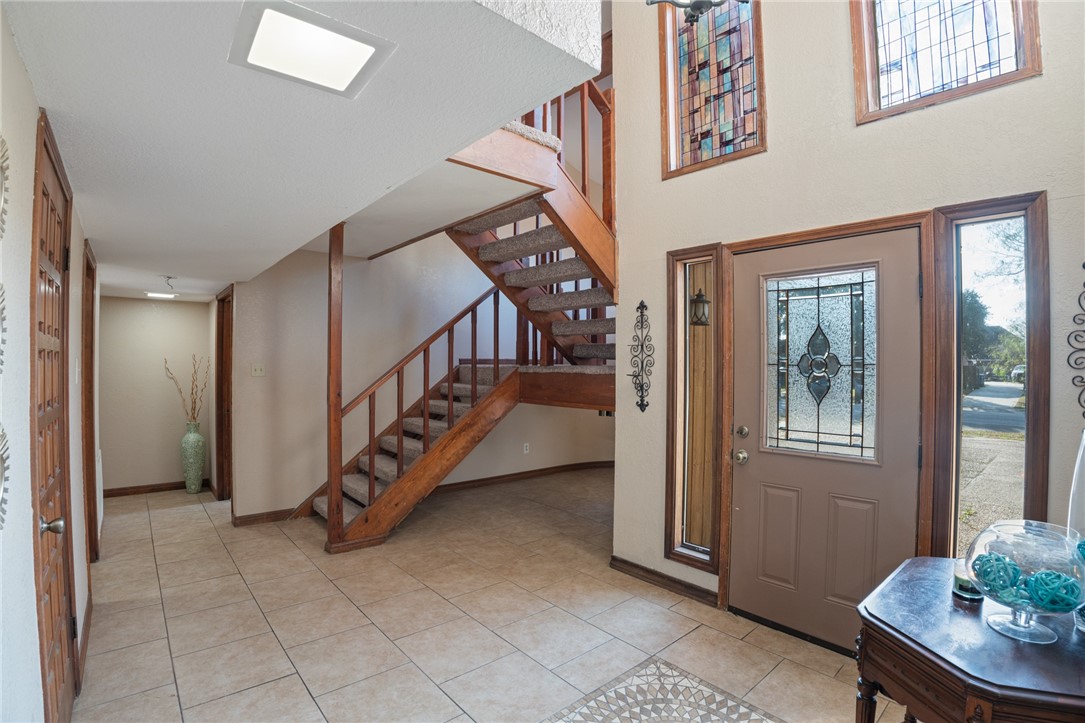 4226 Wood River Dr Property Photo 2