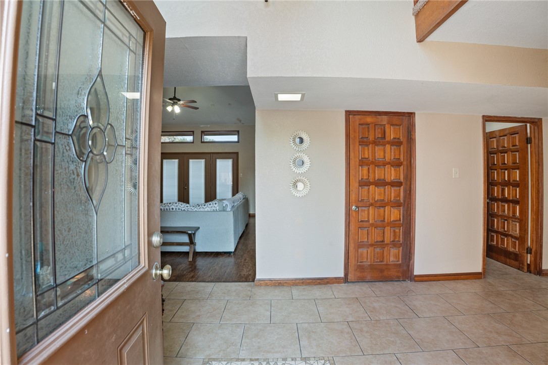 4226 Wood River Dr Property Photo 3