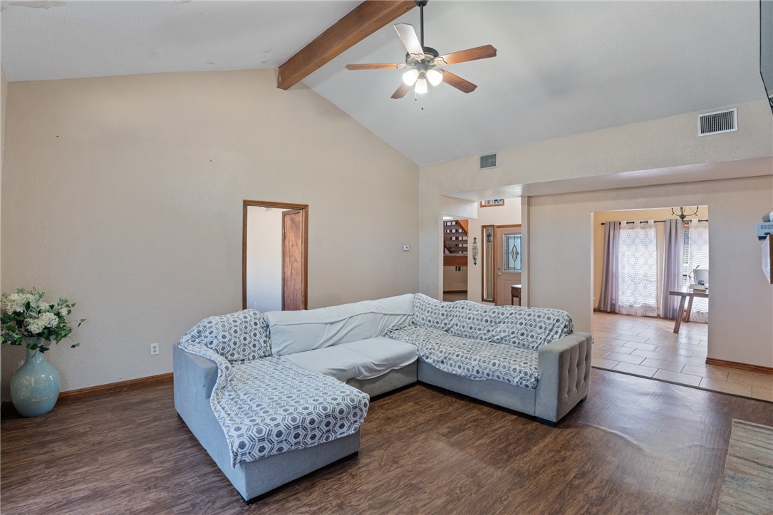 4226 Wood River Dr Property Photo 5