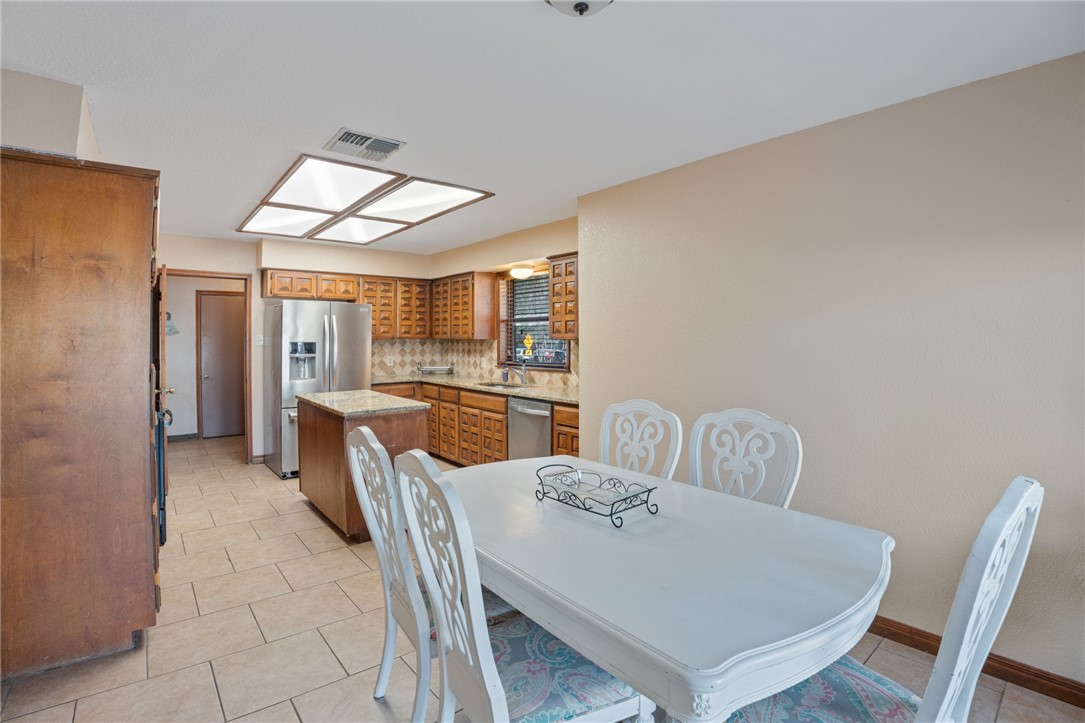 4226 Wood River Dr Property Photo 9