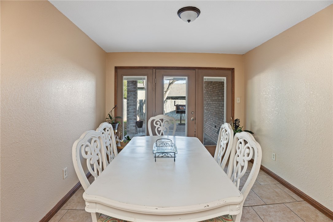 4226 Wood River Dr Property Photo 10