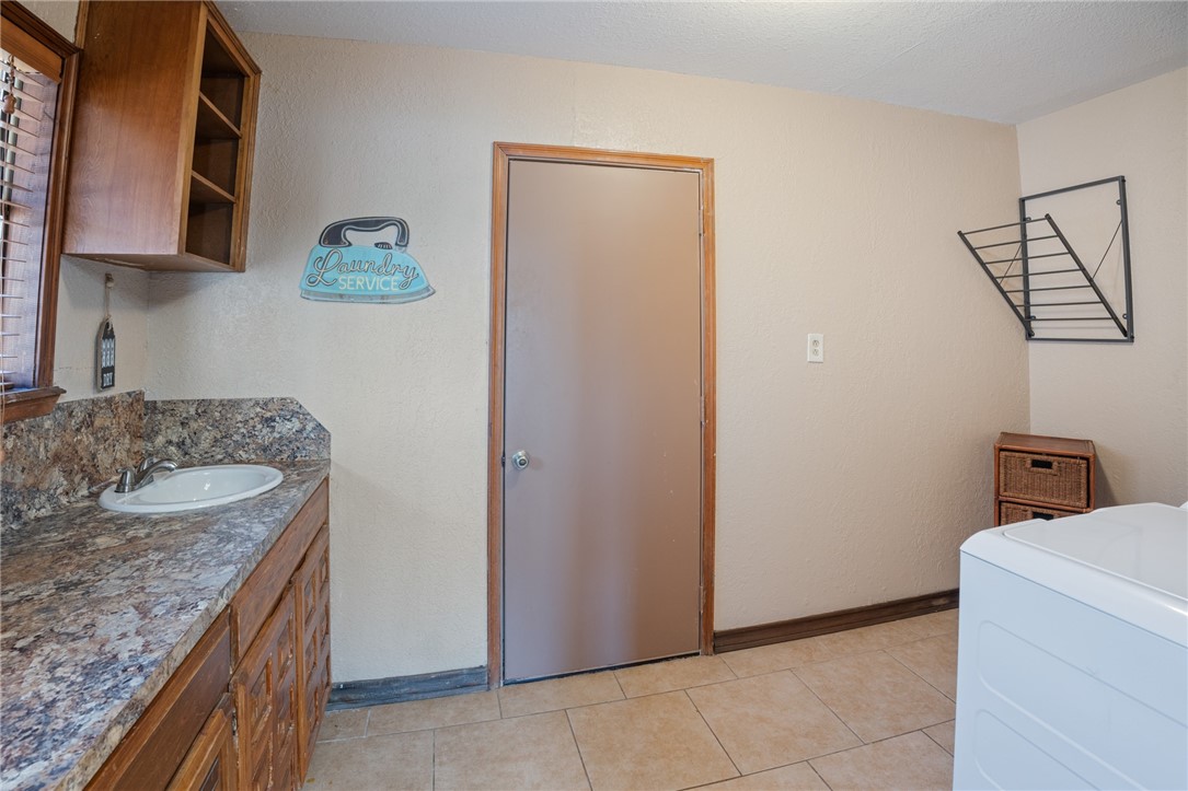 4226 Wood River Dr Property Photo 24