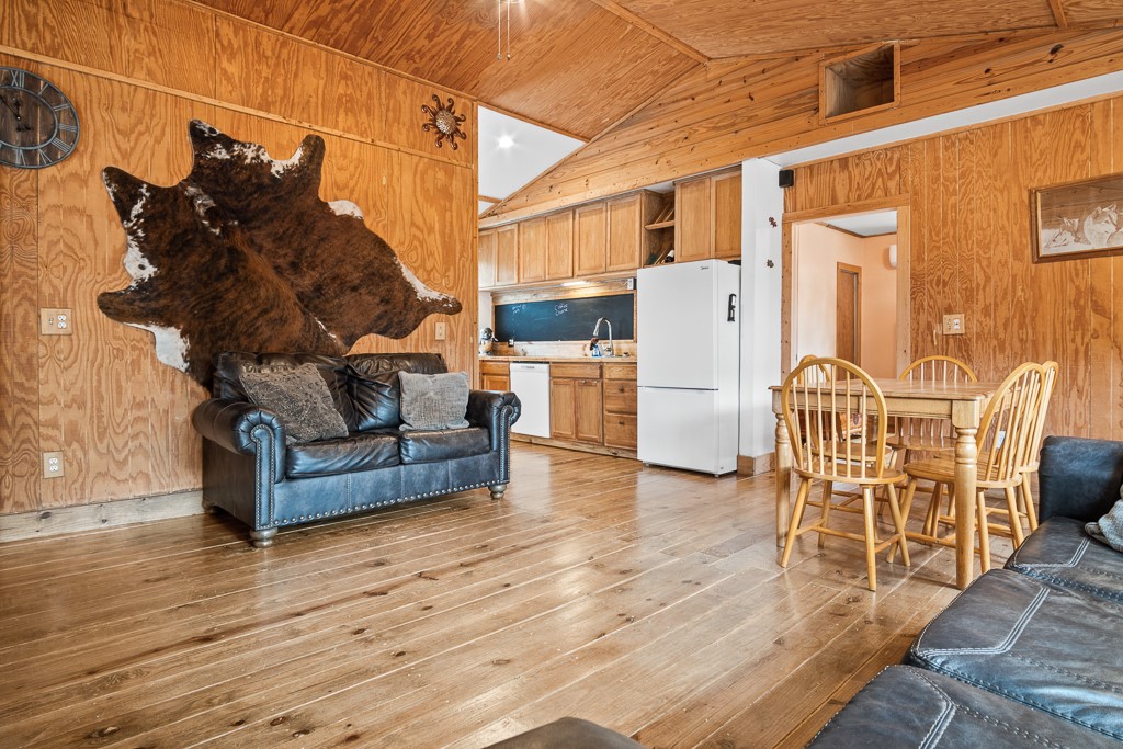 652 Rabbit Run Property Photo 34