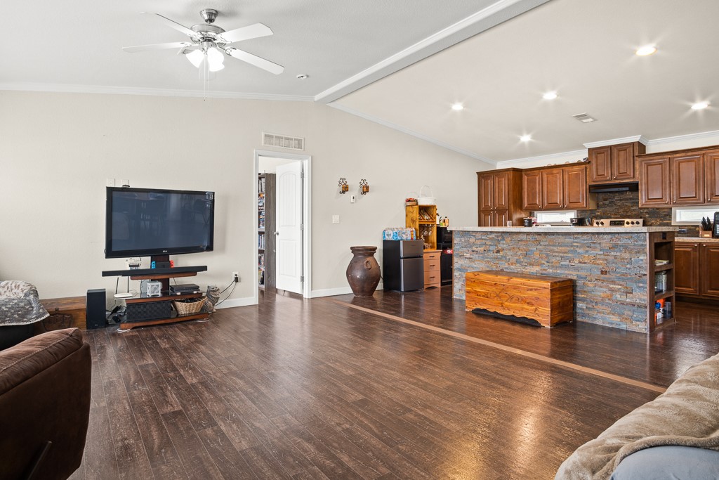 658 Rabbit Run Property Photo 2