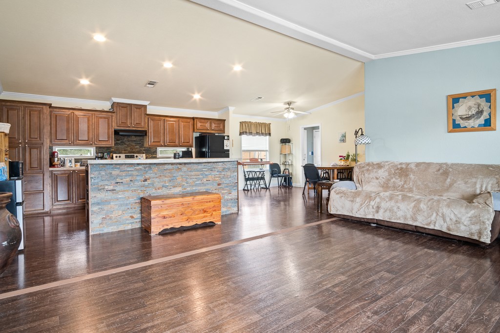 658 Rabbit Run Property Photo 3