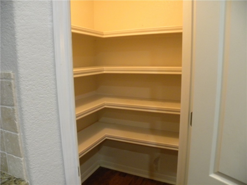 2213 Anacua St Property Photo 4