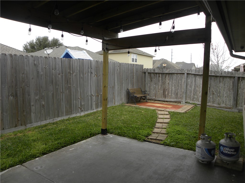 2213 Anacua St Property Photo 5