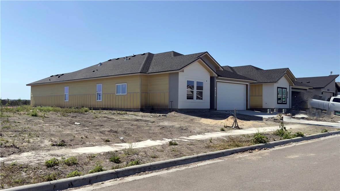6210 Sadie St Property Photo 2
