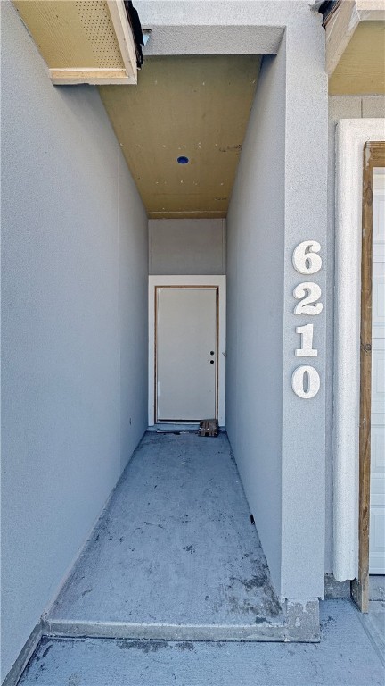 6210 Sadie St Property Photo 3