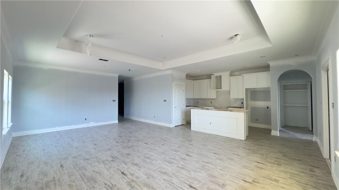 6210 Sadie St Property Photo 7