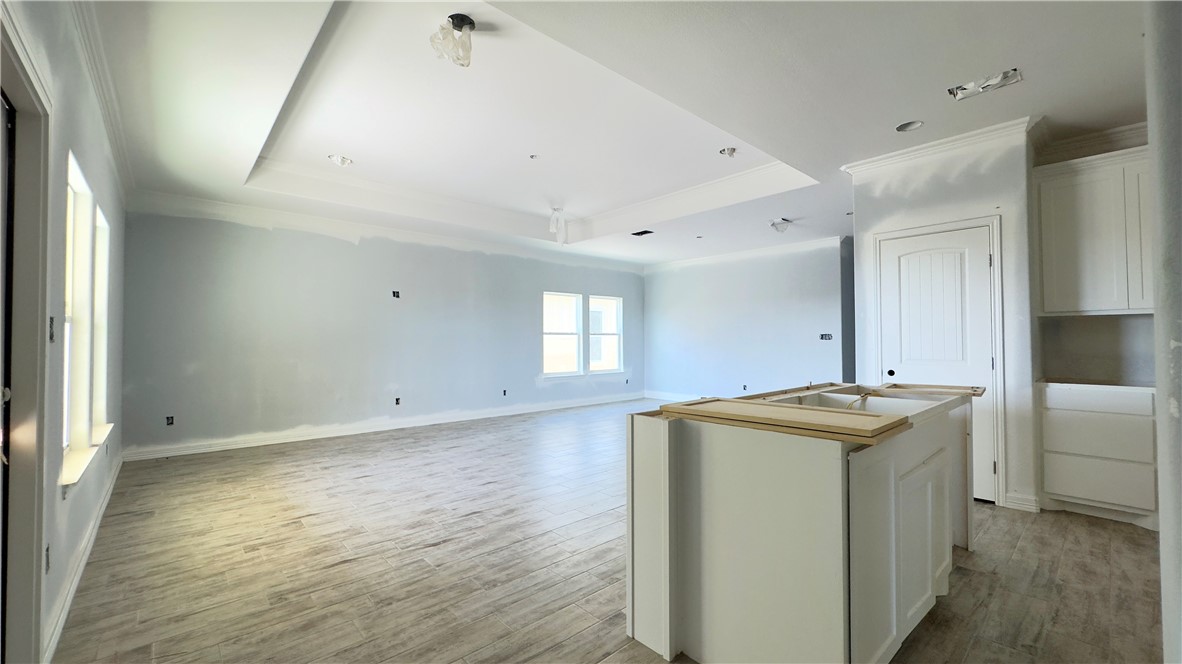 6210 Sadie St Property Photo 8