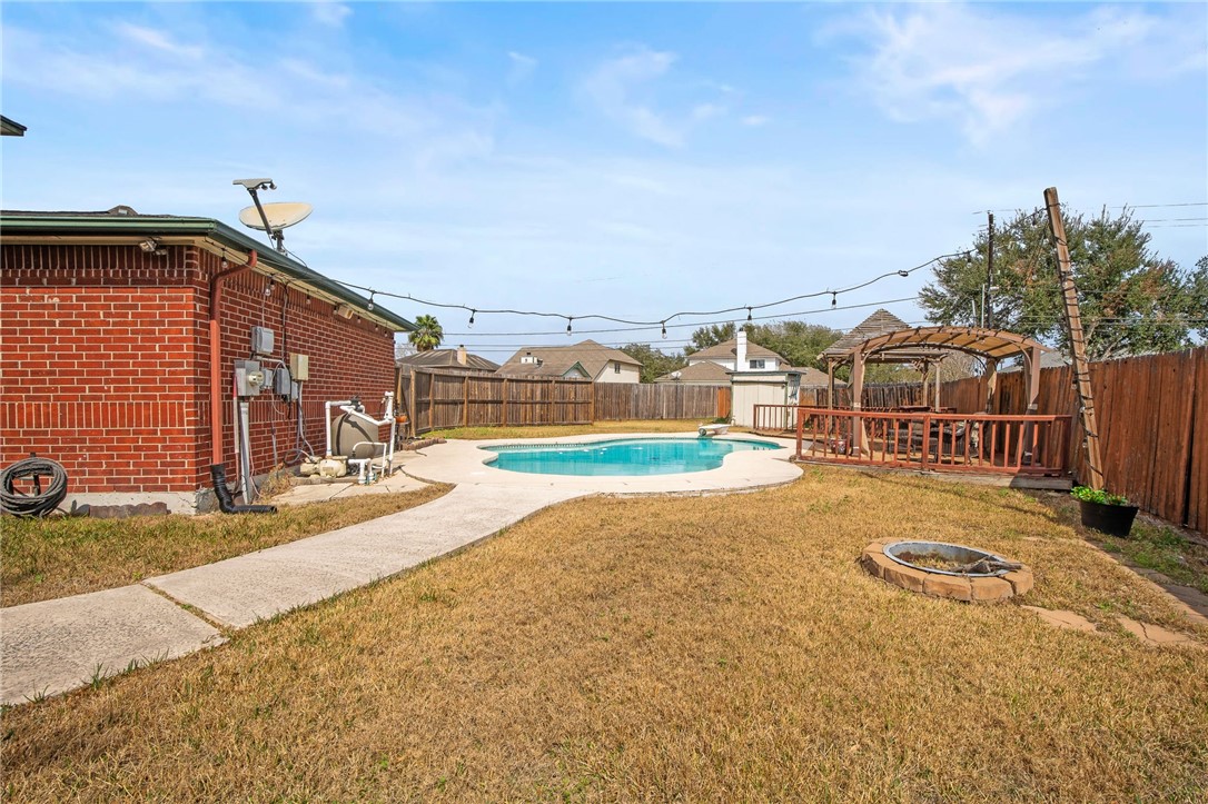 5226 Lethaby Dr Property Photo 28
