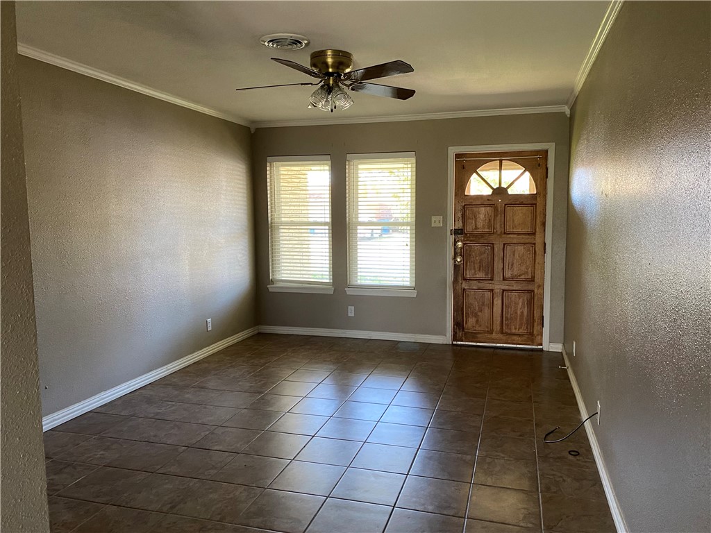 1708 Denver St Property Photo 7