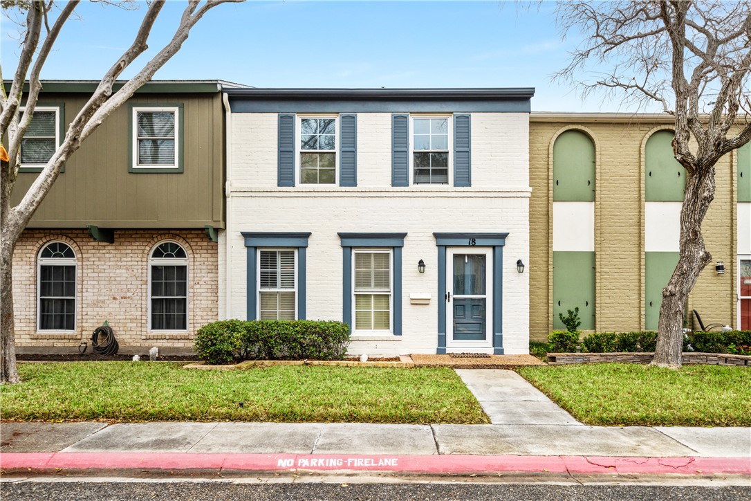 18 Townhouse Lane Property Photo