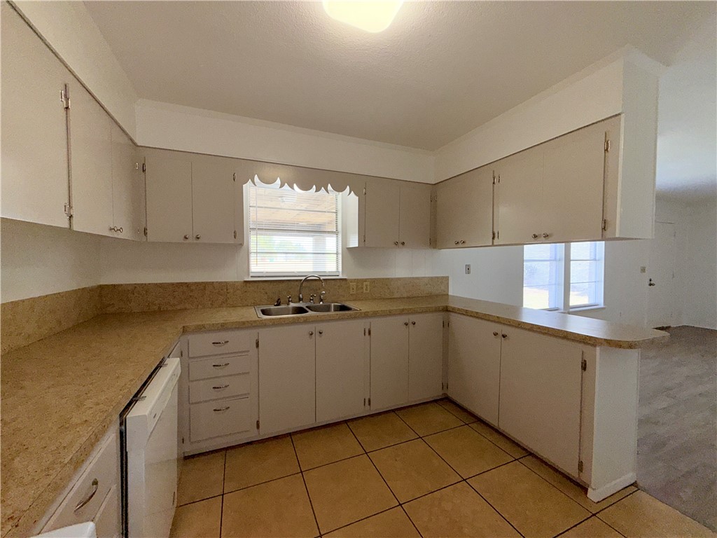 1302 Johnson St Property Photo 14