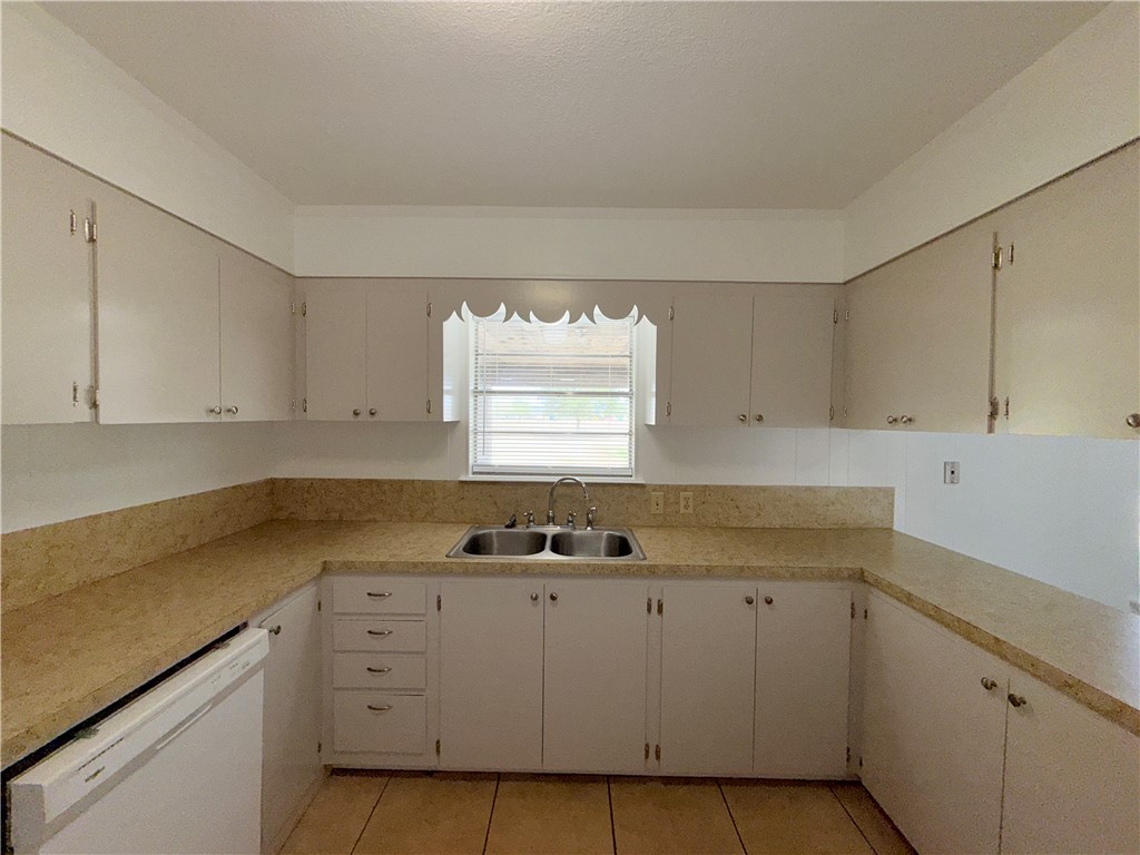 1302 Johnson St Property Photo 15
